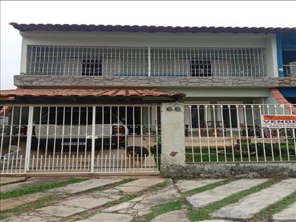 Casa à Venda