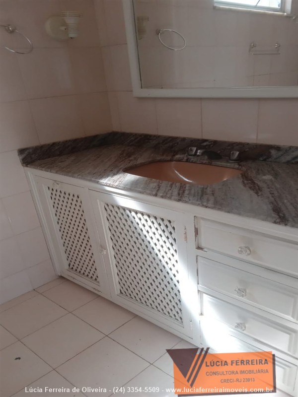 Apartamento para Alugar no Comercial em Resende