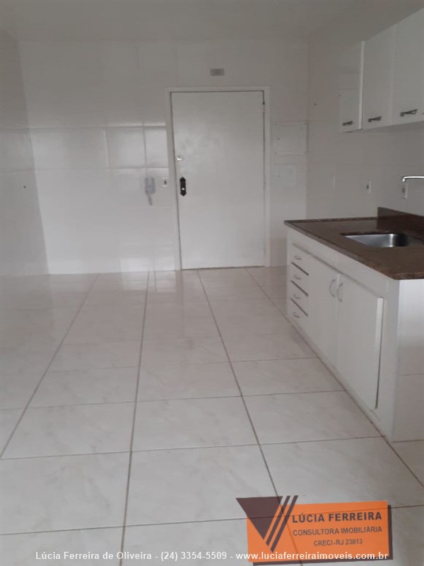 Apartamento para Alugar no Comercial em Resende