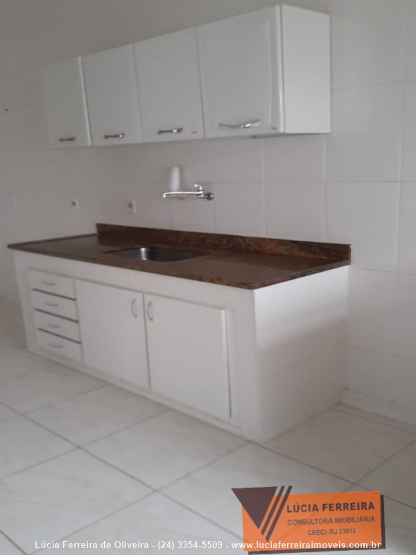 Apartamento para Alugar no Comercial em Resende