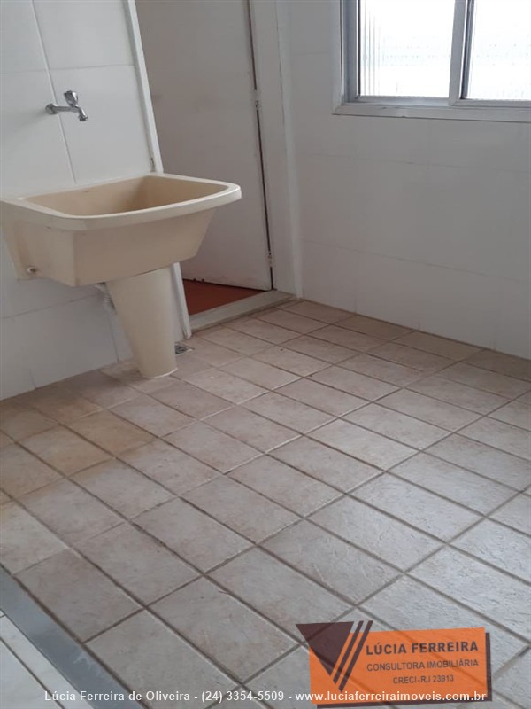 Apartamento para Alugar no Comercial em Resende