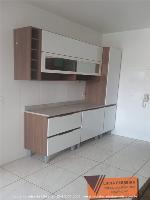 Apartamento para Alugar no Comercial em Resende