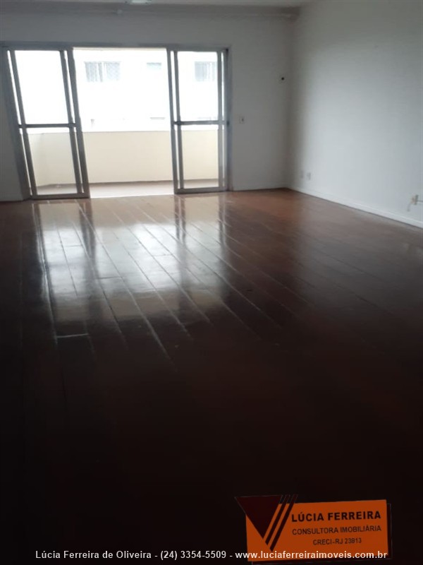Apartamento para Alugar no Comercial em Resende