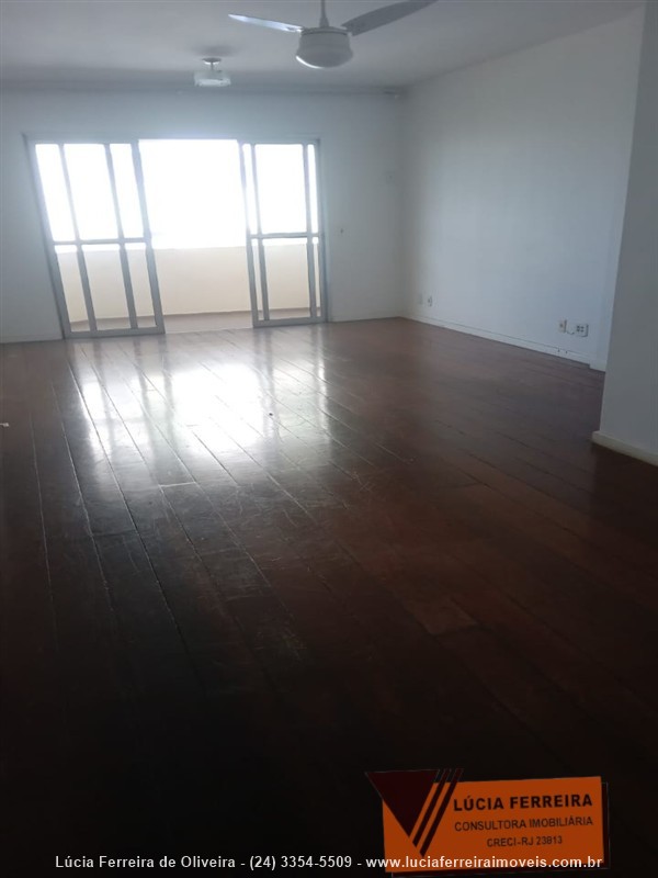 Apartamento para Alugar no Comercial em Resende