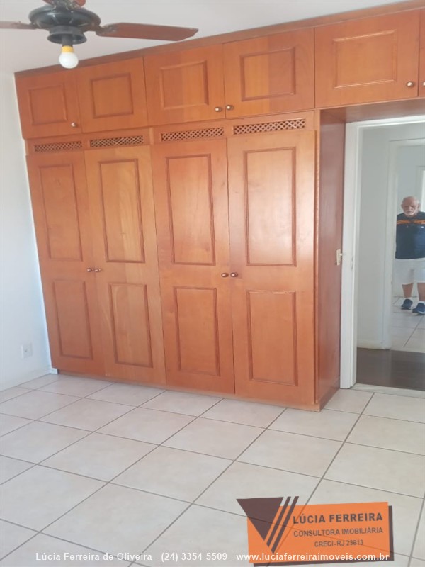 Apartamento para Alugar no Comercial em Resende