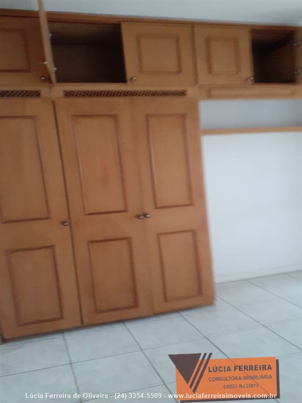 Apartamento para Alugar no Comercial em Resende