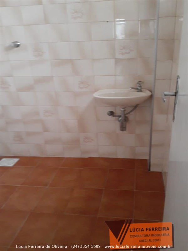 Apartamento para Alugar no Comercial em Resende