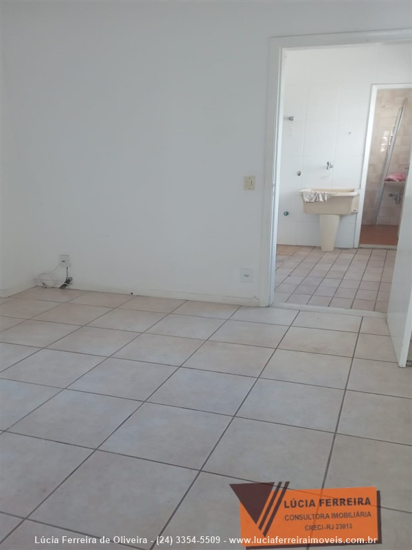 Apartamento para Alugar no Comercial em Resende