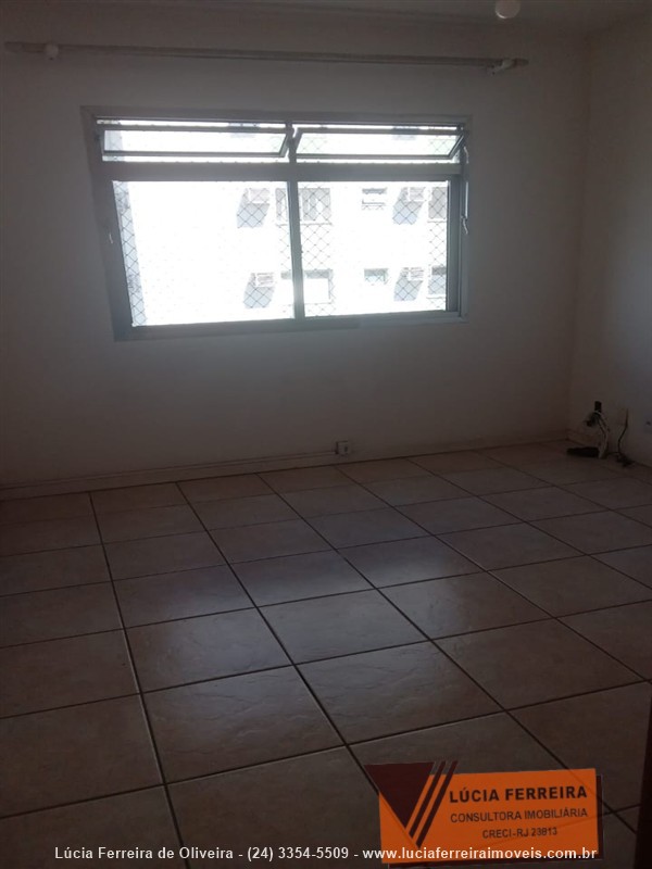 Apartamento para Alugar no Comercial em Resende