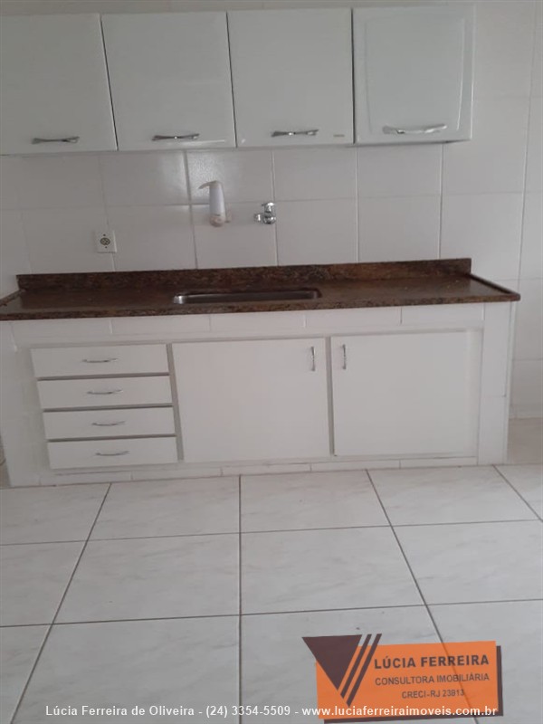 Apartamento para Alugar no Comercial em Resende
