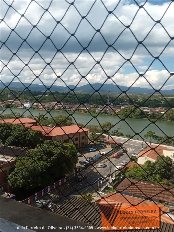 Apartamento para Alugar no Comercial em Resende