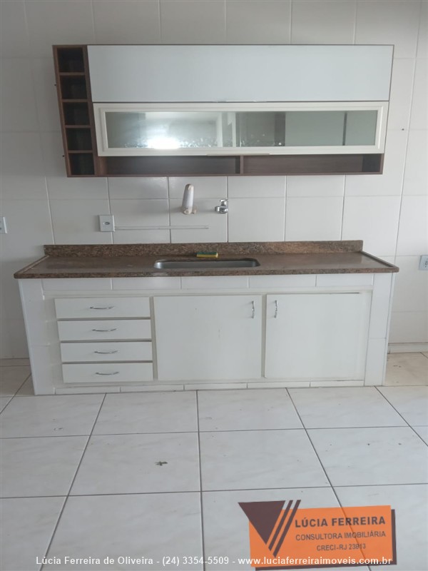 Apartamento para Alugar no Comercial em Resende