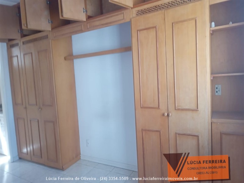 Apartamento para Alugar no Comercial em Resende