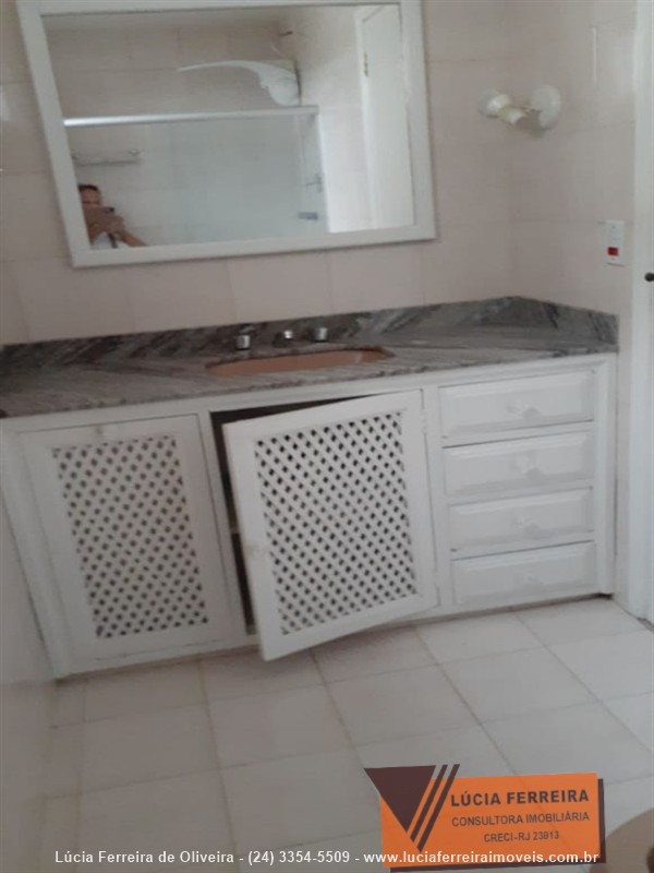 Apartamento para Alugar no Comercial em Resende