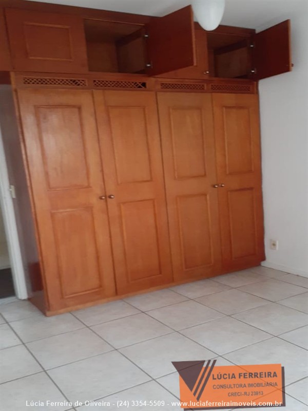 Apartamento para Alugar no Comercial em Resende