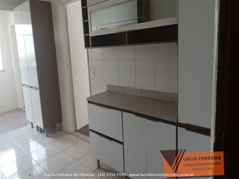 Apartamento para Alugar no Comercial em Resende