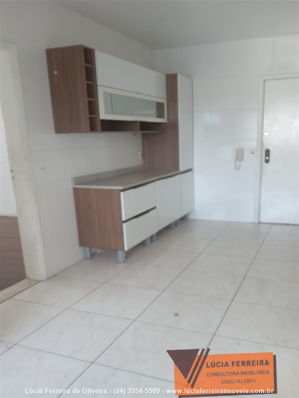 Apartamento para Alugar no Comercial em Resende