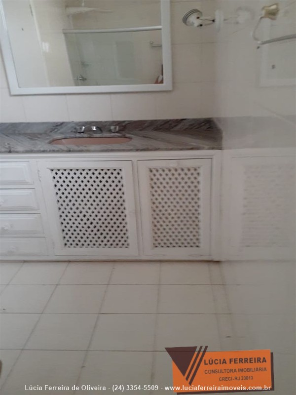 Apartamento para Alugar no Comercial em Resende