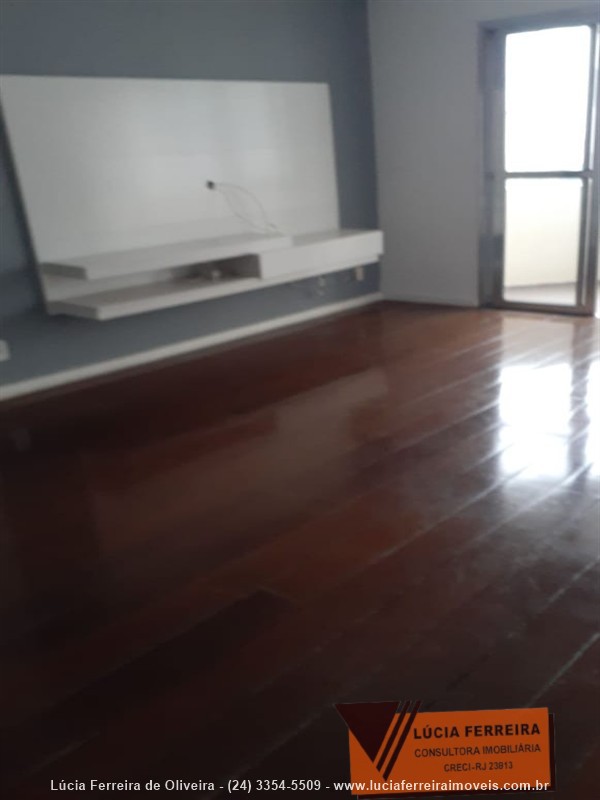 Apartamento para Alugar no Comercial em Resende
