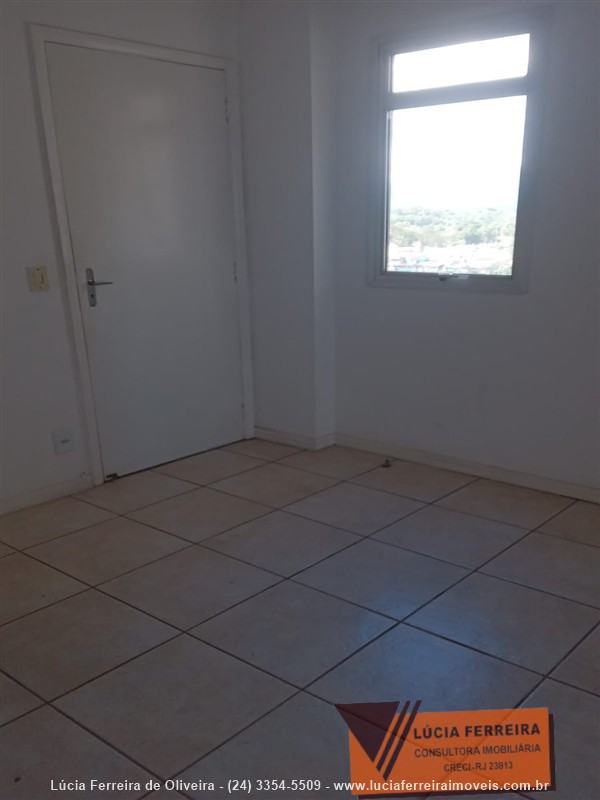 Apartamento para Alugar no Comercial em Resende
