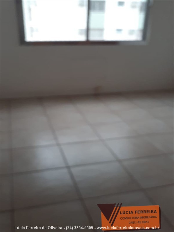 Apartamento para Alugar no Comercial em Resende