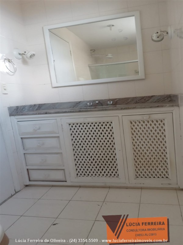 Apartamento para Alugar no Comercial em Resende