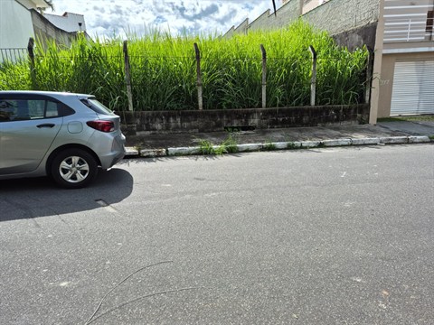 Terreno à Venda