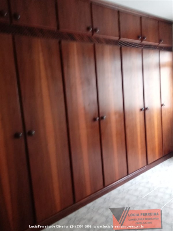 Apartamento para Alugar no Comercial em Resende