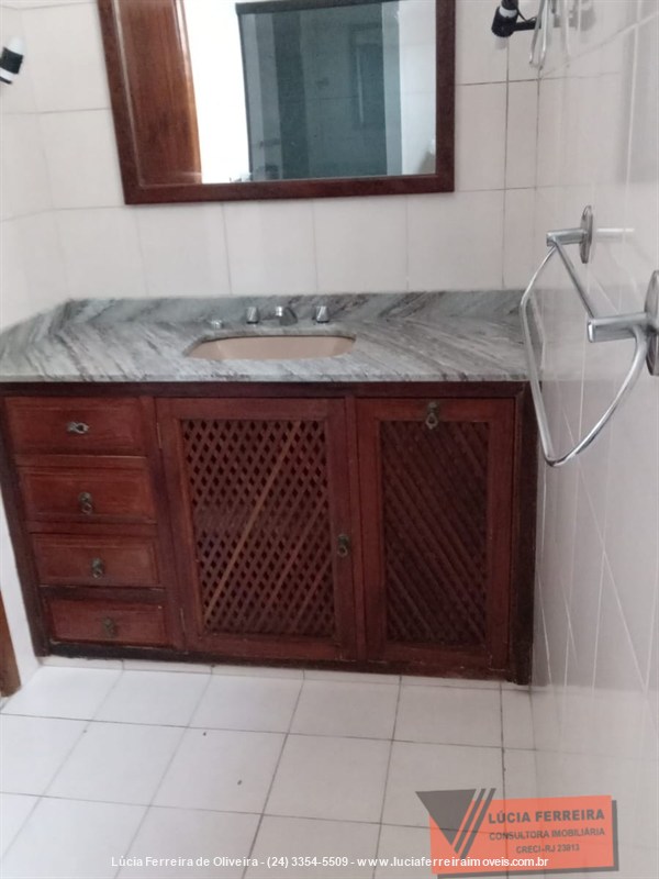 Apartamento para Alugar no Comercial em Resende