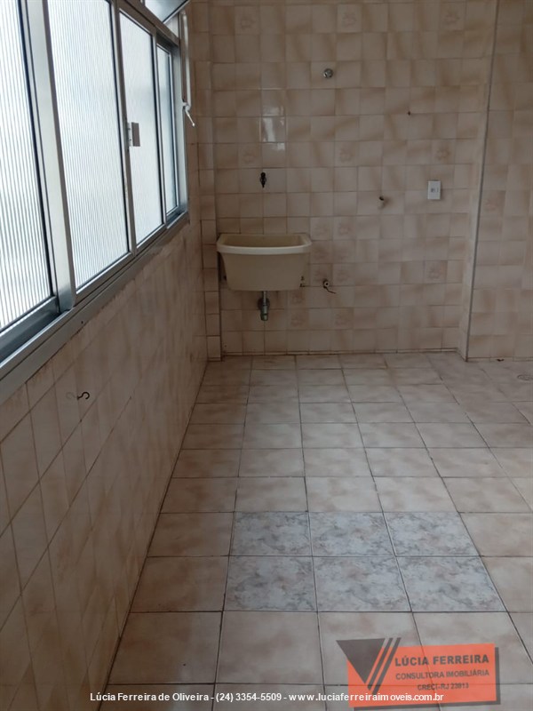 Apartamento para Alugar no Comercial em Resende