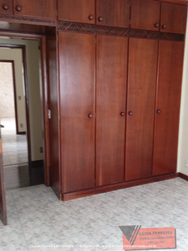 Apartamento para Alugar no Comercial em Resende