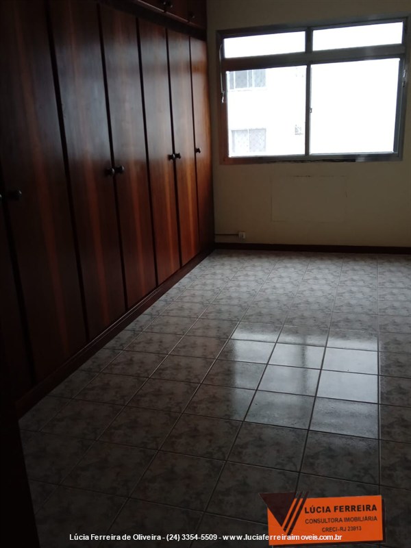 Apartamento para Alugar no Comercial em Resende