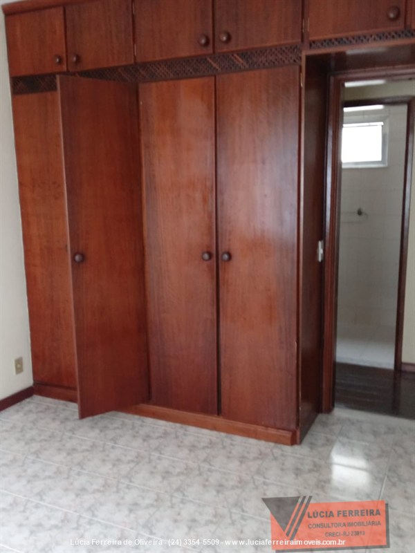 Apartamento para Alugar no Comercial em Resende