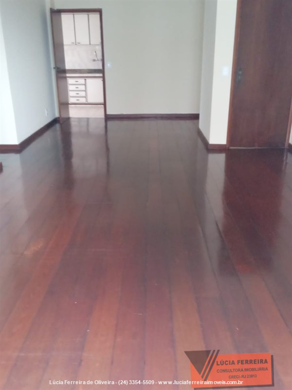 Apartamento para Alugar no Comercial em Resende